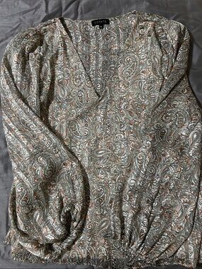 1.STATE Paisley V-Neck Blouse in Sage, Cream & Rust